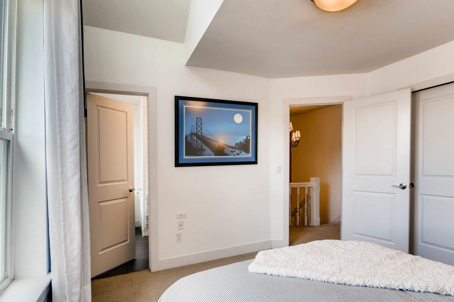 Building Photo - 920 E 24th Ave