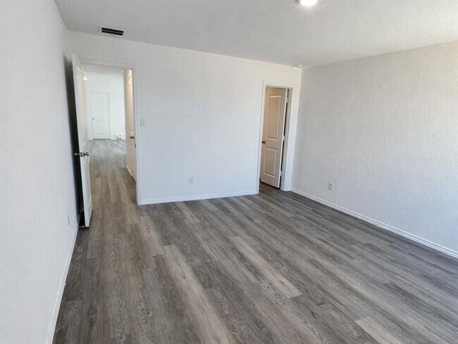 Building Photo - 5910 Antonio Pl