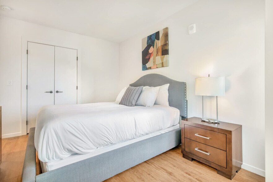 Building Photo - 131 Seaport Blvd