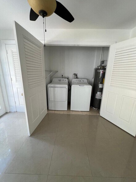 Building Photo - 1060 SW 111th Way