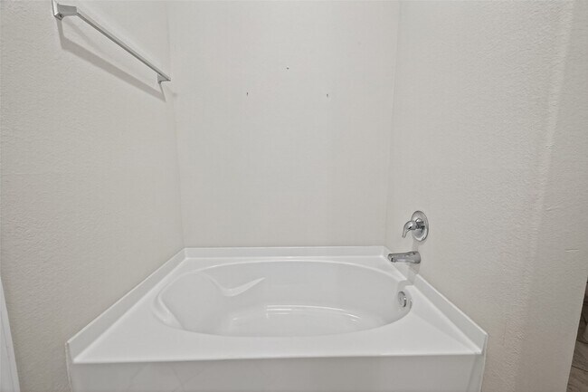 Building Photo - 20811 Birch Hts Trl
