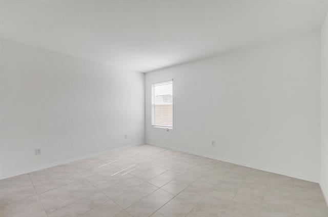 Building Photo - 2625 Kingsman Dr