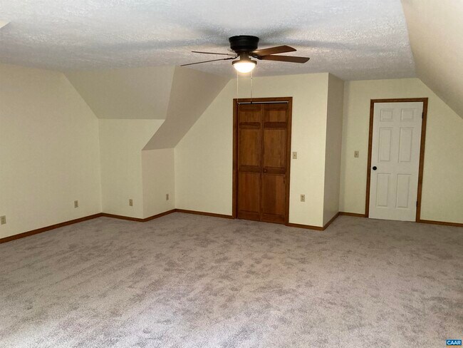 Building Photo - 14150 James River Rd