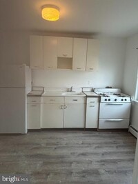 Building Photo - 424 S Matlack St