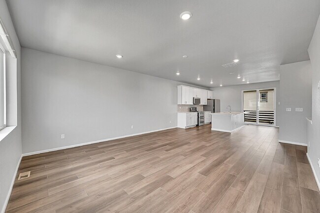 Building Photo - $3,195, 3 bed, 3.1 bath, located in Broomf...