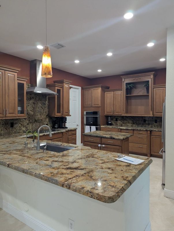 Building Photo - 6301 SW 58th Ct