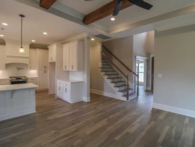 Building Photo - Fabulous Home in Canebrake