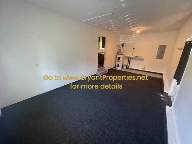 Building Photo - 1761 S Walker Rd