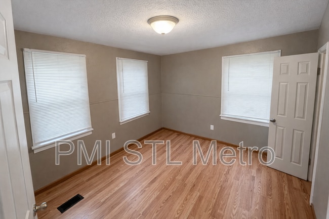 Building Photo - 7008 Paisley Dr