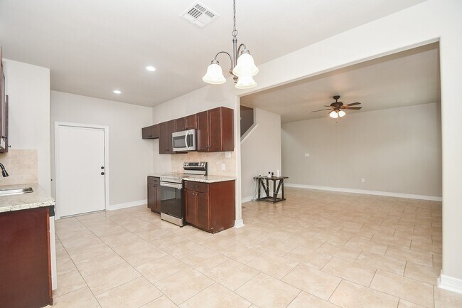 Building Photo - 4915 Market St