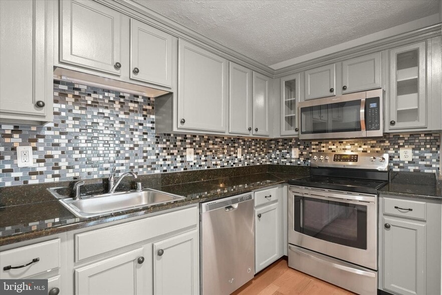 Building Photo - 8834 Goose Landing Cir
