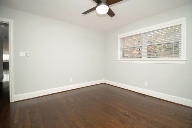 Building Photo - 5329 Seacroft Rd