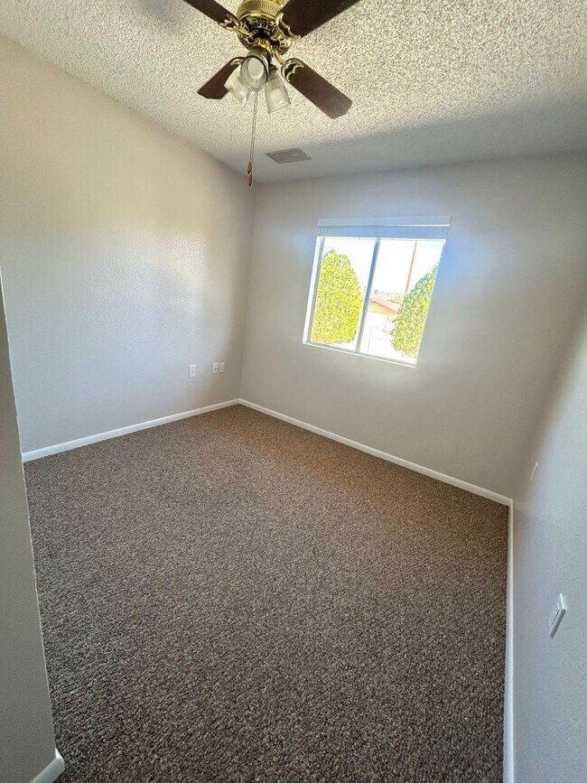 Building Photo - **MOVE-IN Special ** Beautiful 3 Bedroom/ 2 Bathroom Home In Downtown 29 Palms