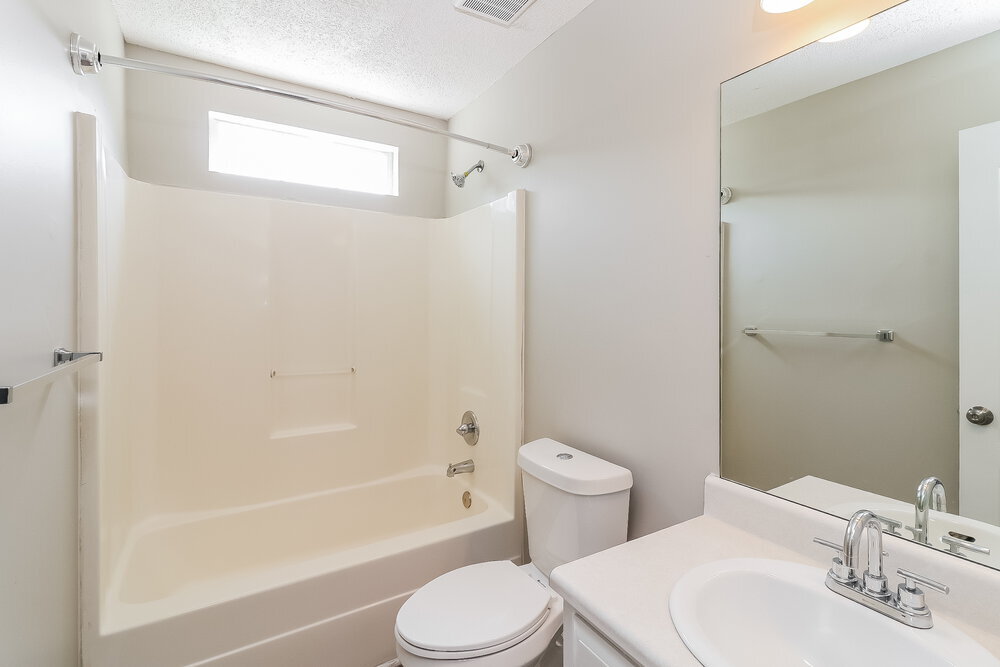 Building Photo - 706 Rosewood Cir