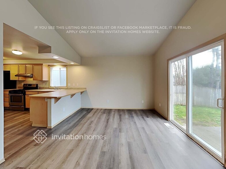 Building Photo - 10504 56th Dr NE