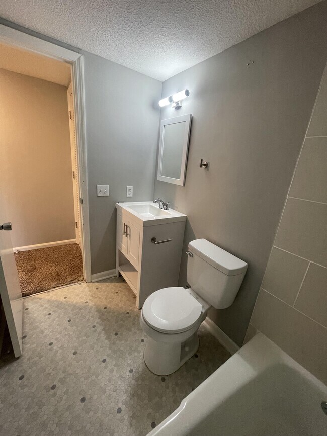 Building Photo - 1200 NW Hwy 7