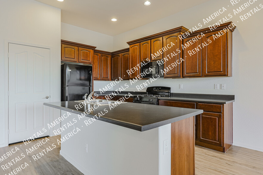 Building Photo - 16218 N 182nd Ln