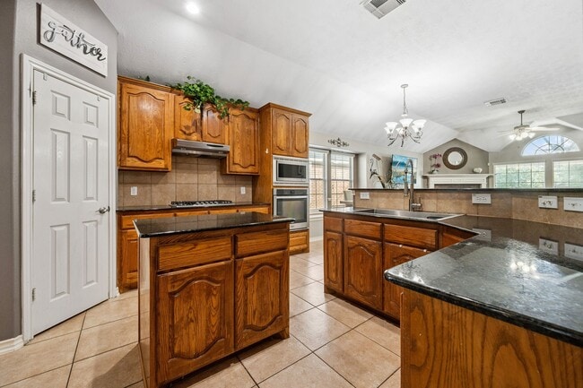 Building Photo - 16334 Pinon Vista Dr