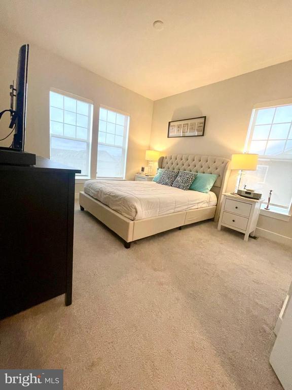 Building Photo - 9584 Fields Rd