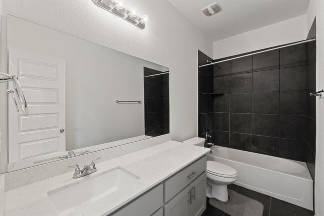 Building Photo - 6520 Verona Pl