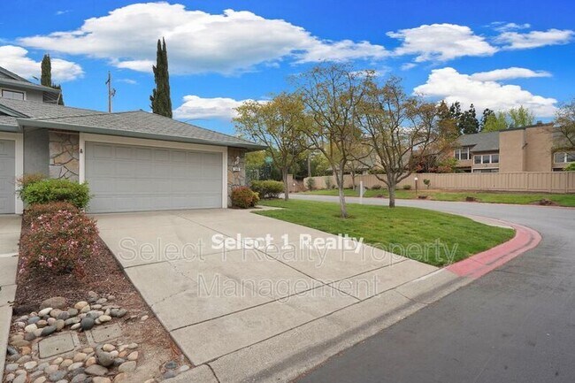 Building Photo - 546 La Corso Dr