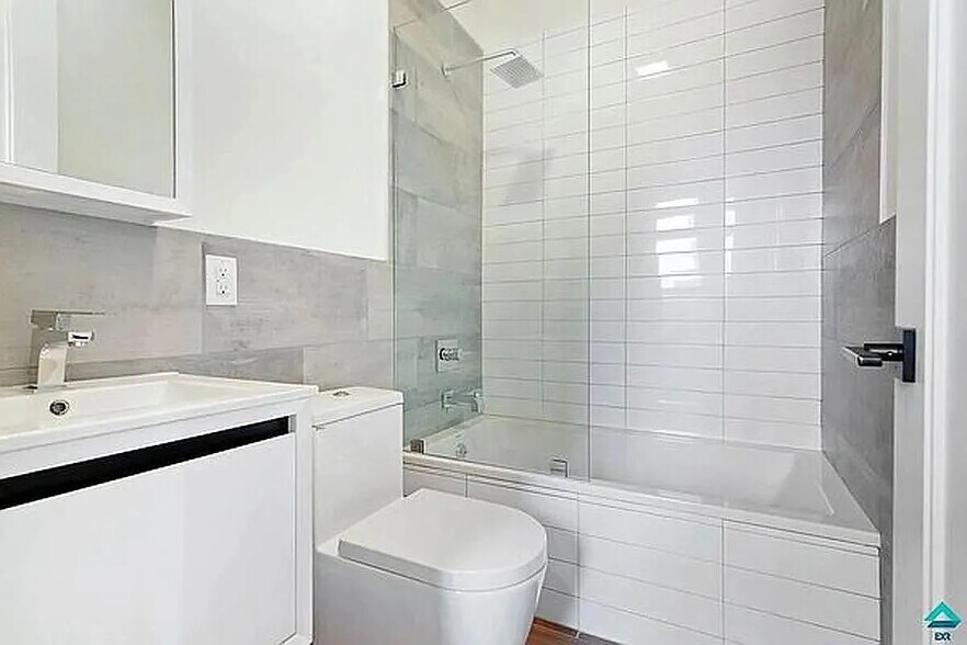 Building Photo - 1109 Fulton St