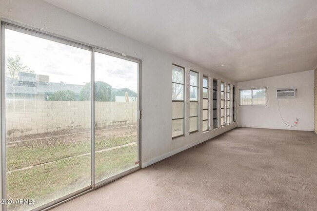 Building Photo - 5055 W Vogel Ave