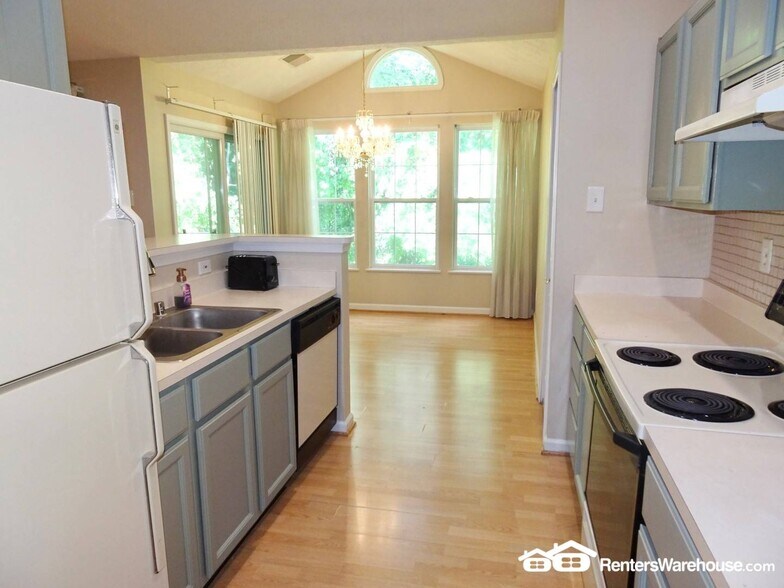 Building Photo - 7906 Valley Manor Rd