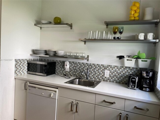 Building Photo - 1011 9th St