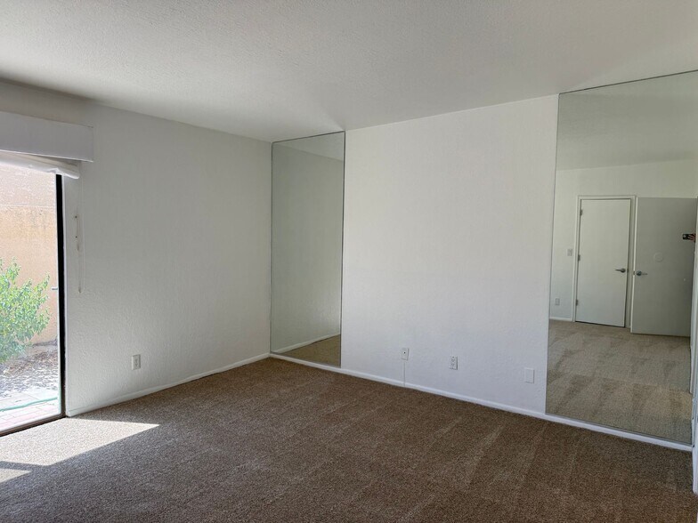 Building Photo - 639 N Richey Blvd