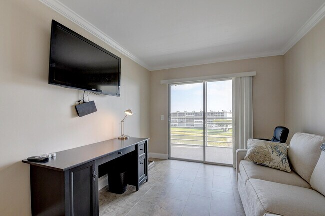 Building Photo - 4028 Newcastle B