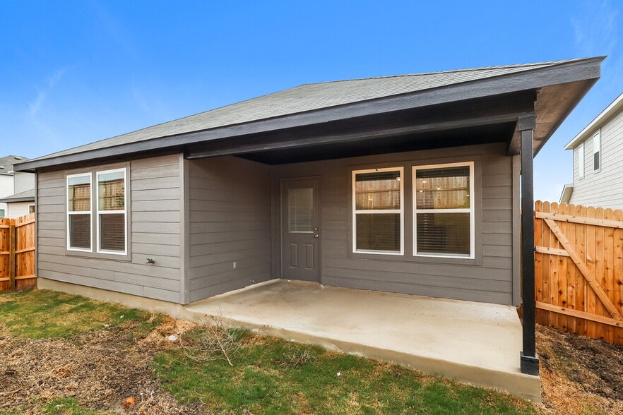 Building Photo - 10207 Monte Carmel Pl