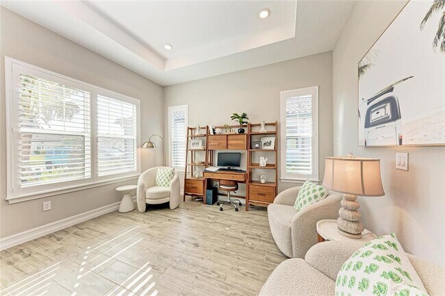 Building Photo - 2322 5th St E