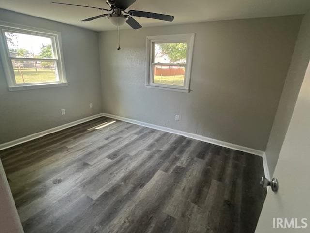 Building Photo - 1532 W Dupont Rd