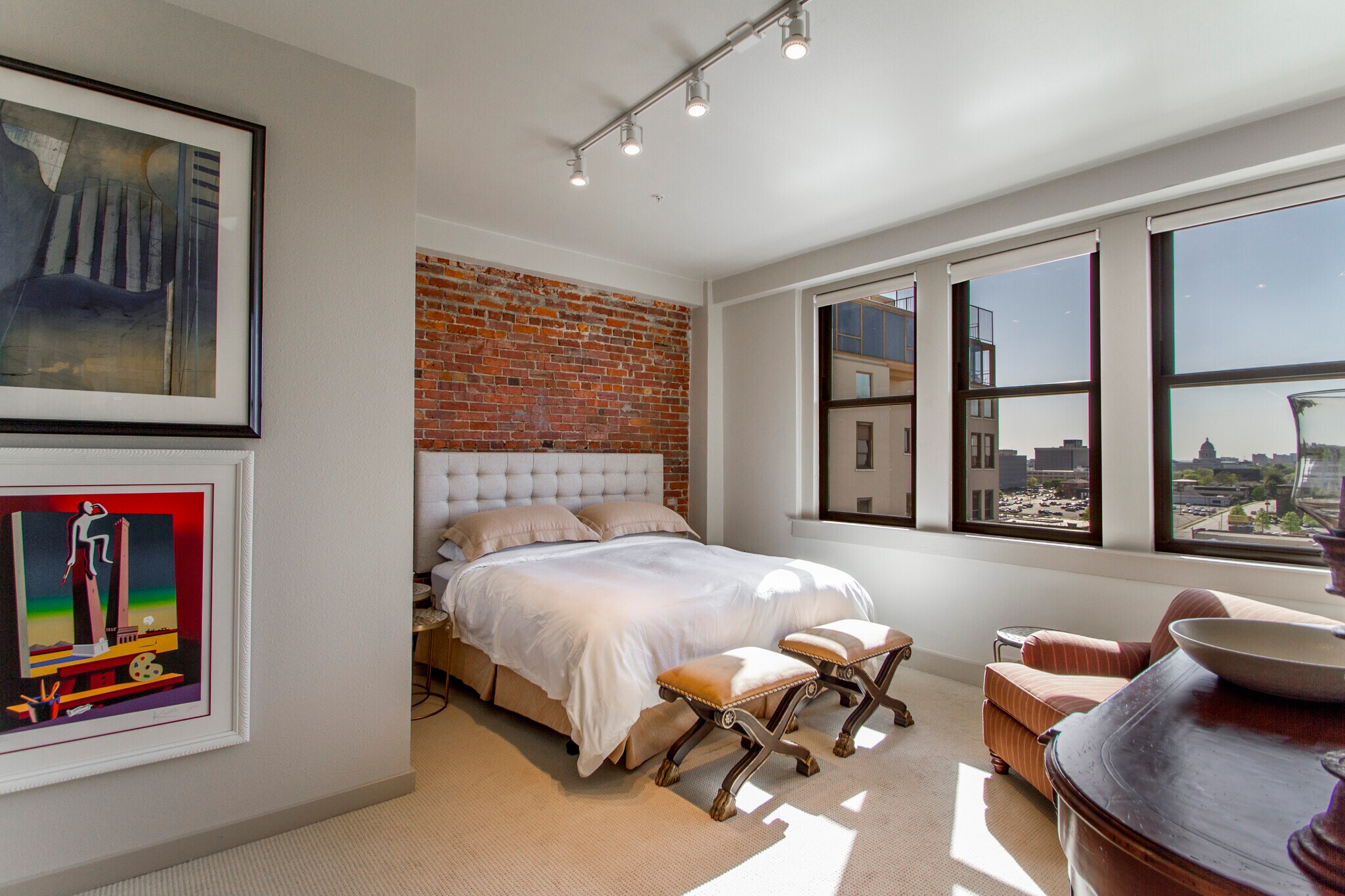 Building Photo - 221 W 2nd St