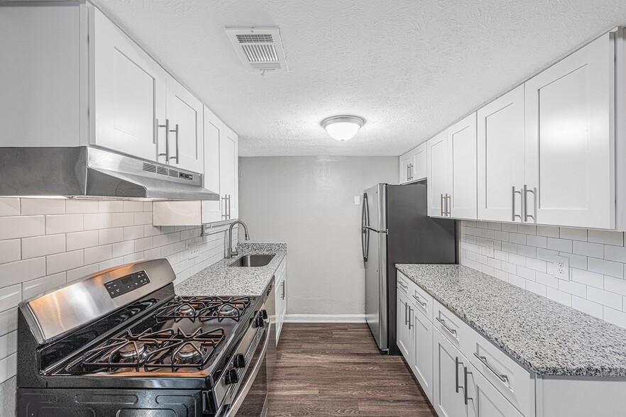 Building Photo - Regency Park Apartments