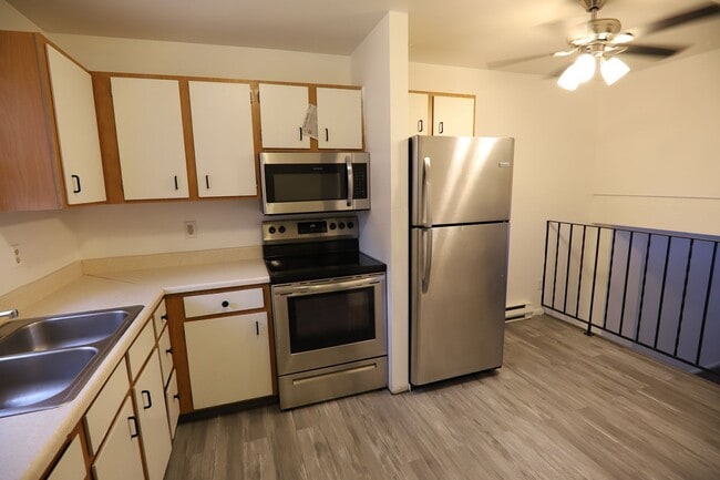 Building Photo - 257 Canby St