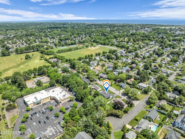 Building Photo - 2411 Fairview Dr