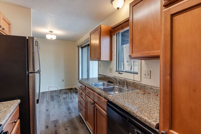 Building Photo - 104 Glenn Bridge Rd