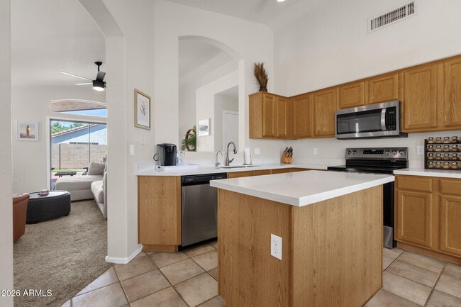 Building Photo - 1216 W Pinon Ave