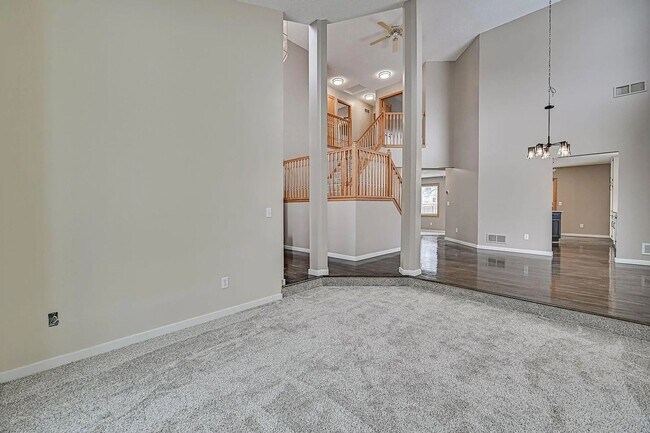 Building Photo - Spacious 4-Bed 4-Bath Home in Buffalo - Available 7/1!