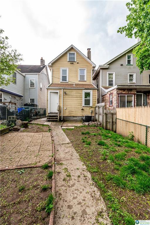 Building Photo - 1057 Jackson St