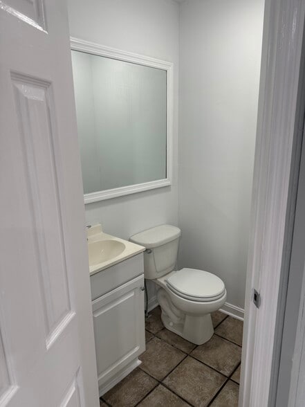 Building Photo - 5120 Rivers Ave