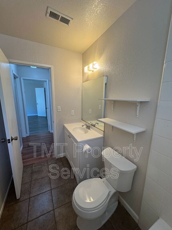 Building Photo - 9341 Camada Ct
