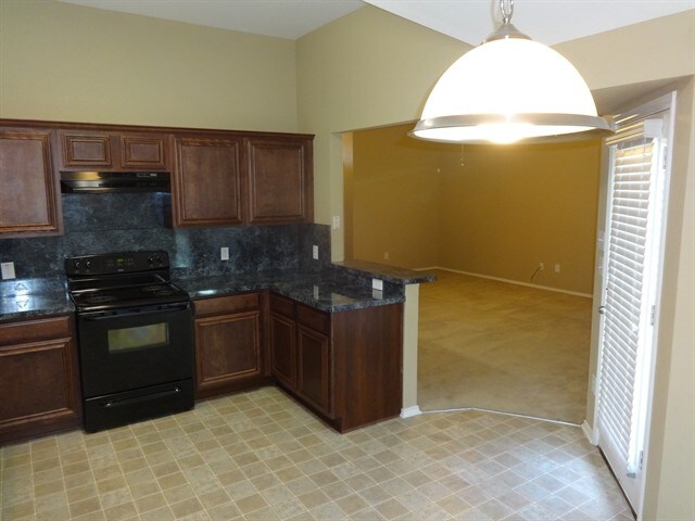 Building Photo - 741 Fairview Ave