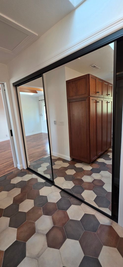 Building Photo - Fabulous Moraga 4bd+den/3ba Property with Stunning Views & Pool/Spa