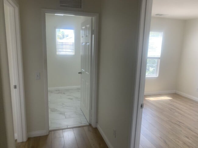 Building Photo - 4 bed 2.5 bath Beautiful Sycamore Creek house in Corona for lease