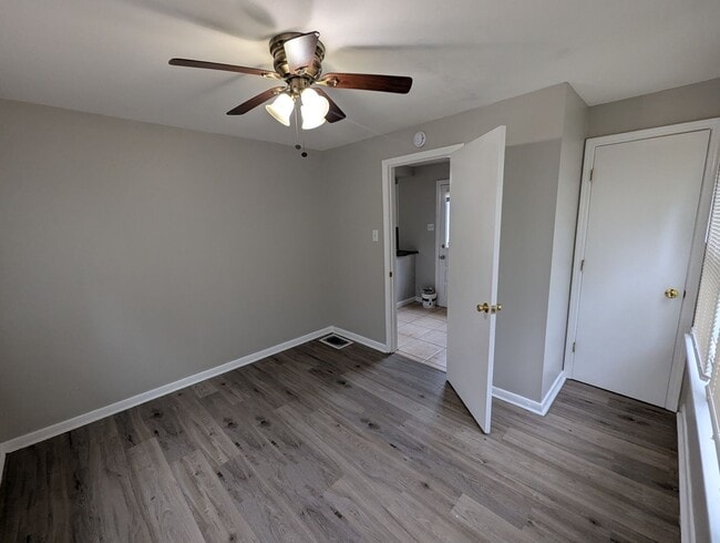 Building Photo - 1936 Alert Dr