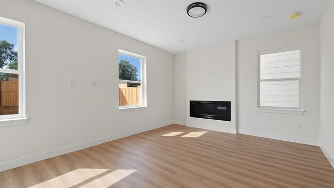 Building Photo - 12307 New Jordan Ln