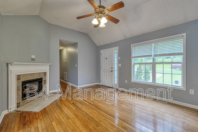 Building Photo - 208 Cotton Creek Dr